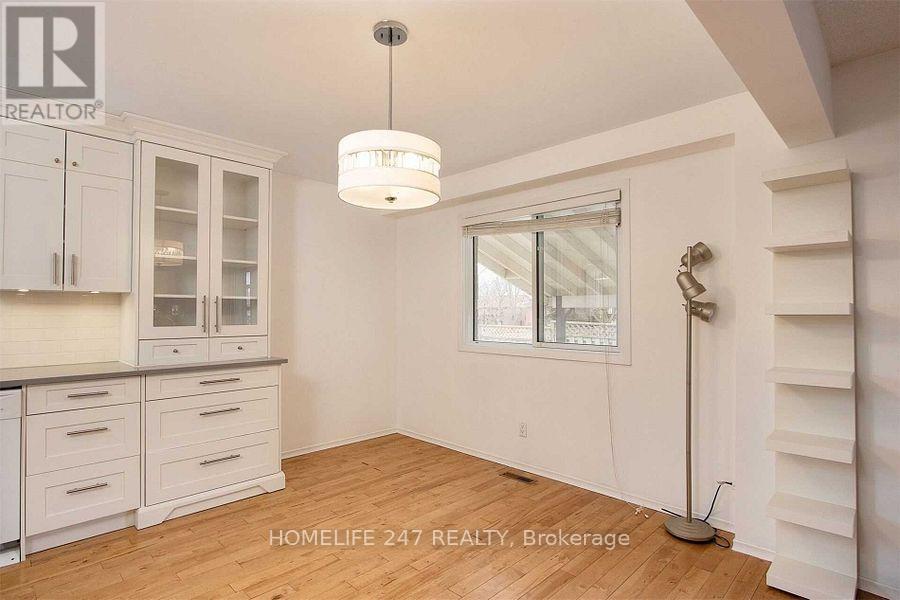 55 Galt Road, Stratford, Ontario  N5A 7S6 - Photo 10 - X12472151
