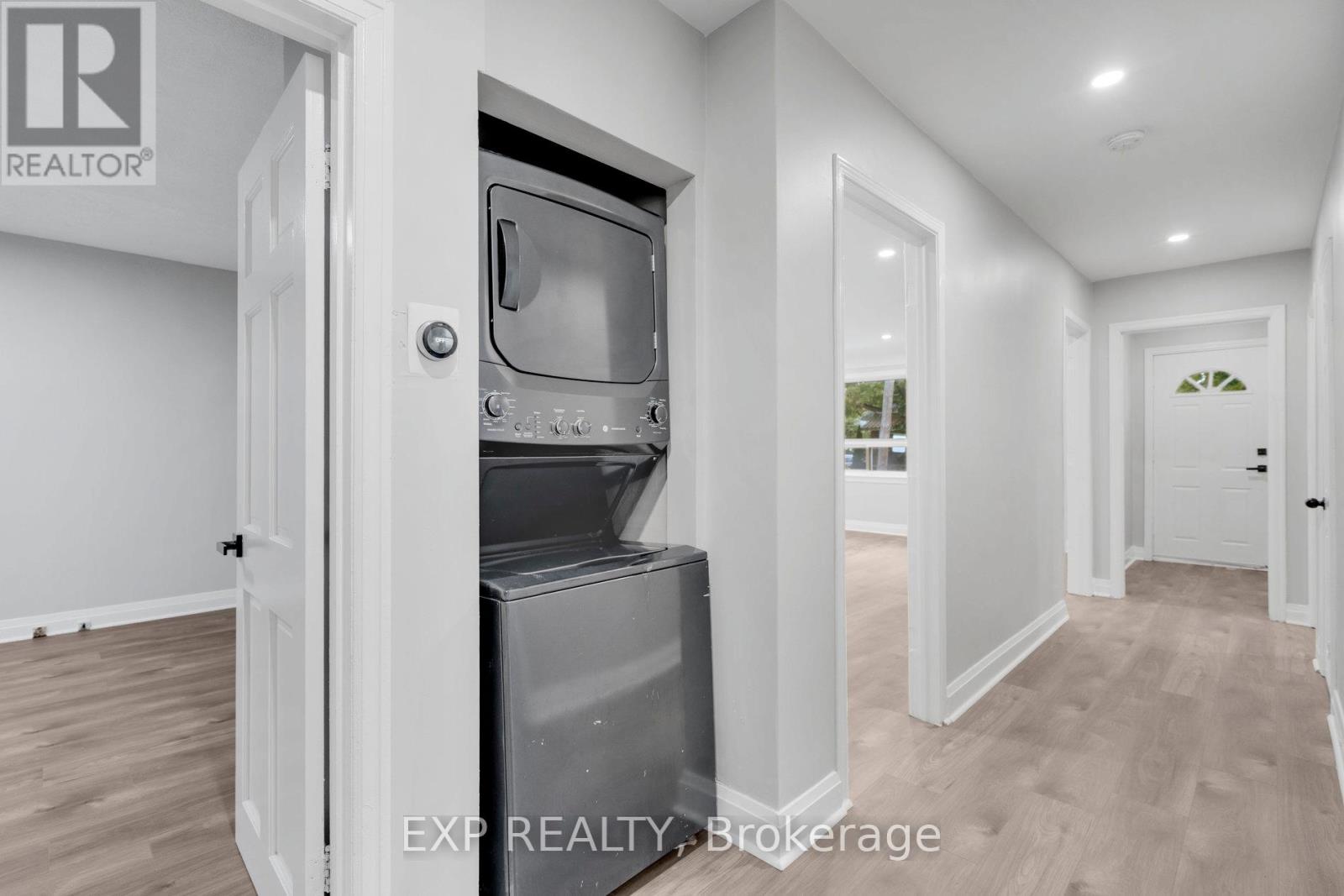 20 West 4th Street, Hamilton (Bonnington), Ontario  L9C 3M3 - Photo 13 - X12472165