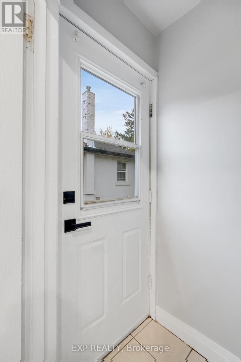 20 West 4th Street, Hamilton (Bonnington), Ontario  L9C 3M3 - Photo 21 - X12472165