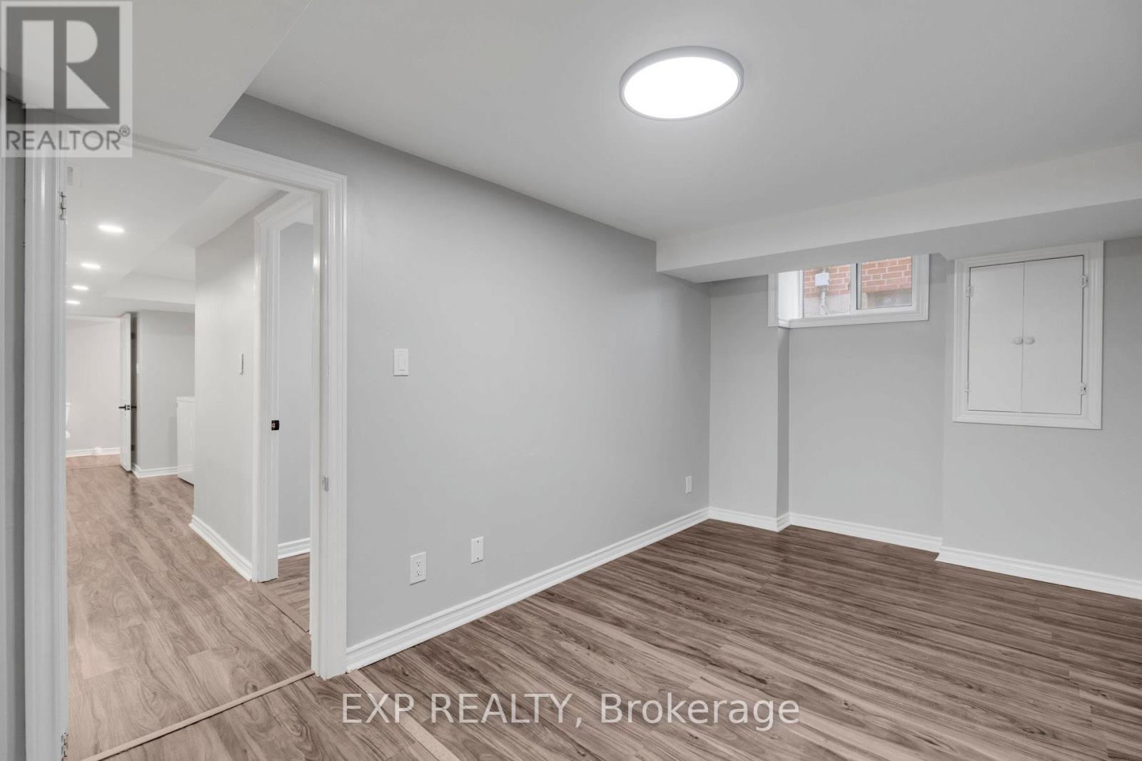 20 West 4th Street, Hamilton (Bonnington), Ontario  L9C 3M3 - Photo 26 - X12472165