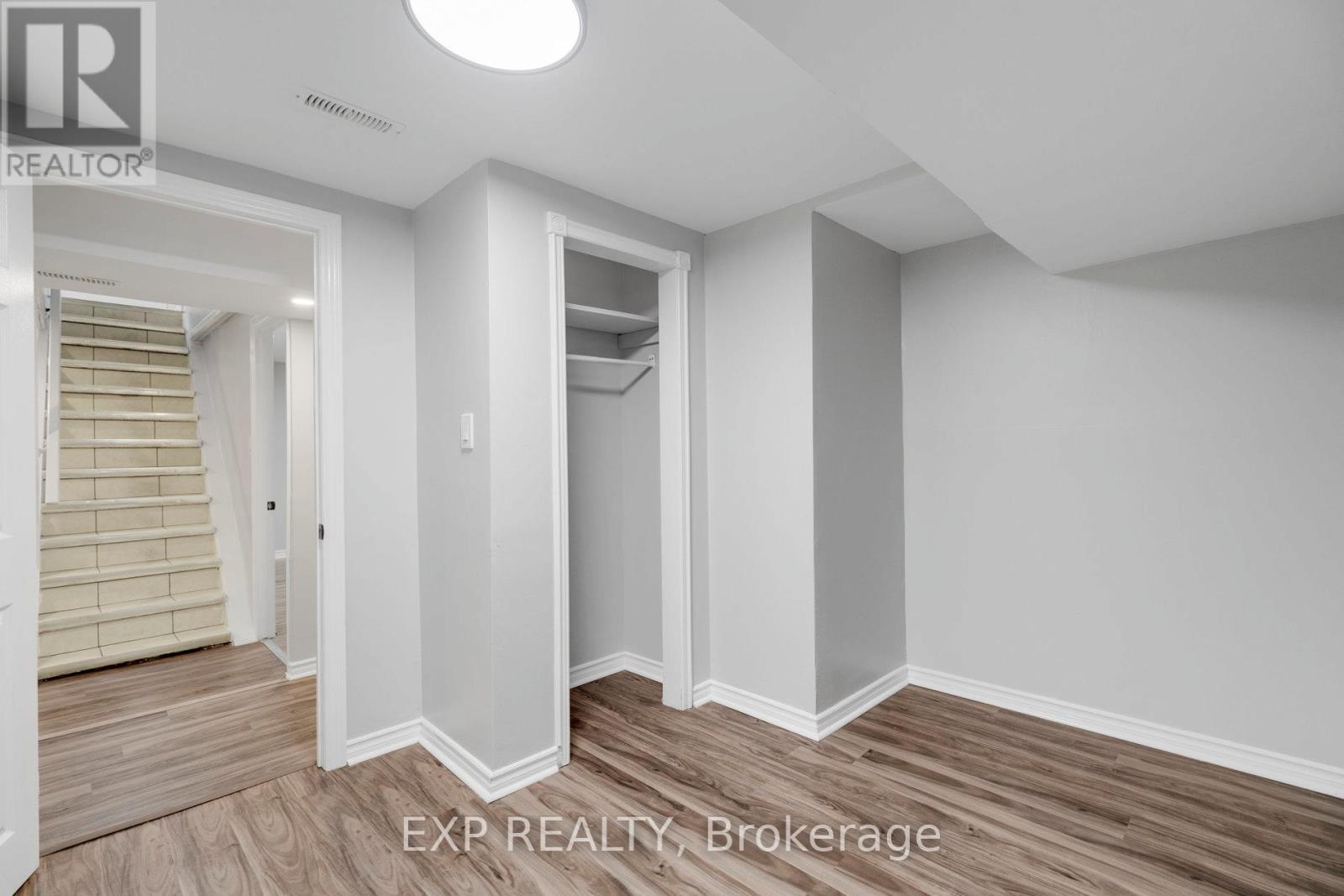 20 West 4th Street, Hamilton (Bonnington), Ontario  L9C 3M3 - Photo 28 - X12472165