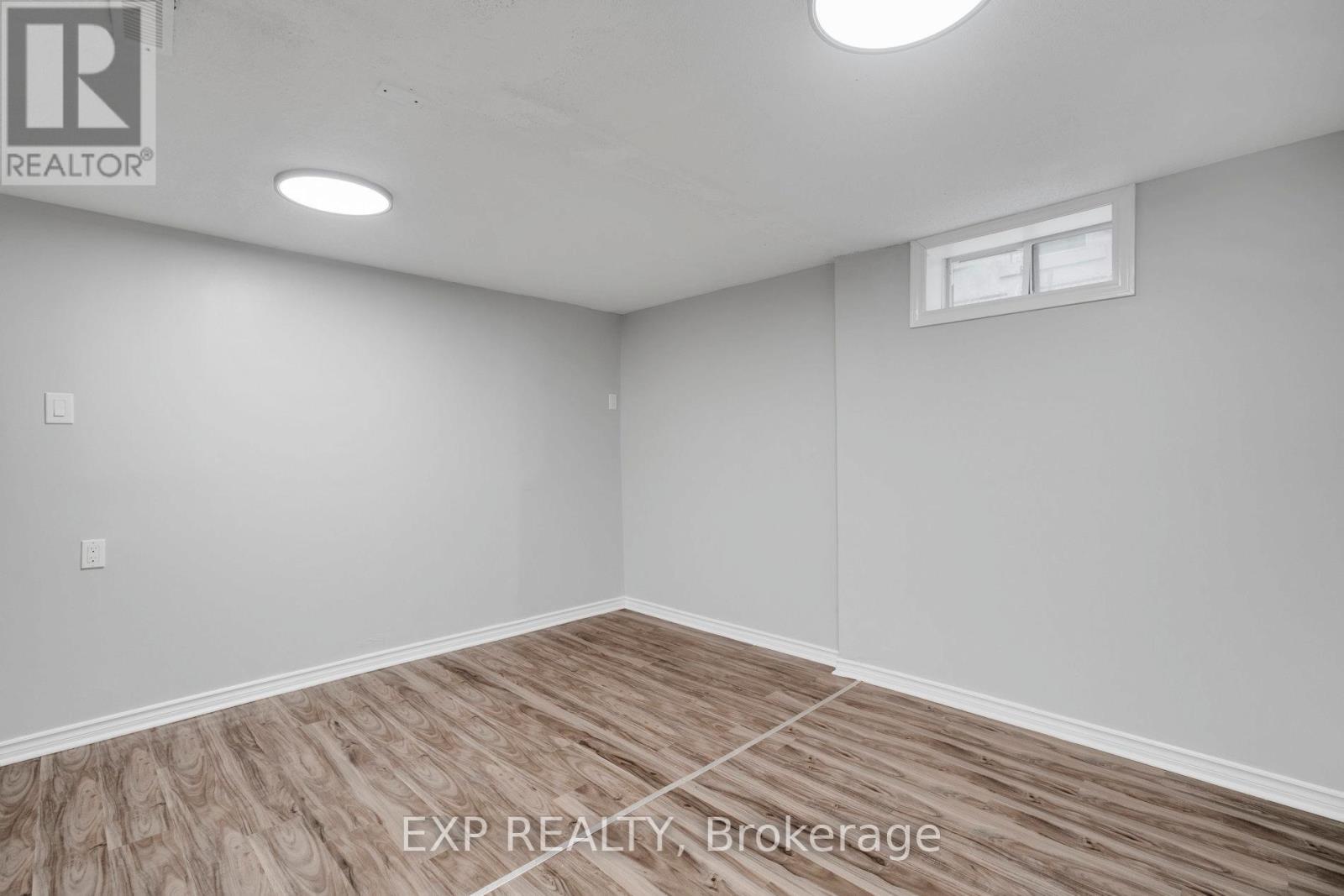 20 West 4th Street, Hamilton (Bonnington), Ontario  L9C 3M3 - Photo 30 - X12472165