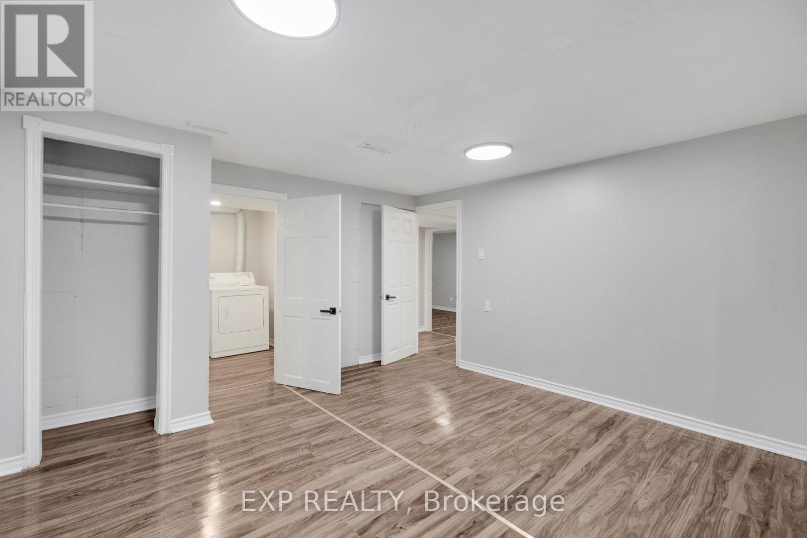 20 West 4th Street, Hamilton (Bonnington), Ontario  L9C 3M3 - Photo 31 - X12472165