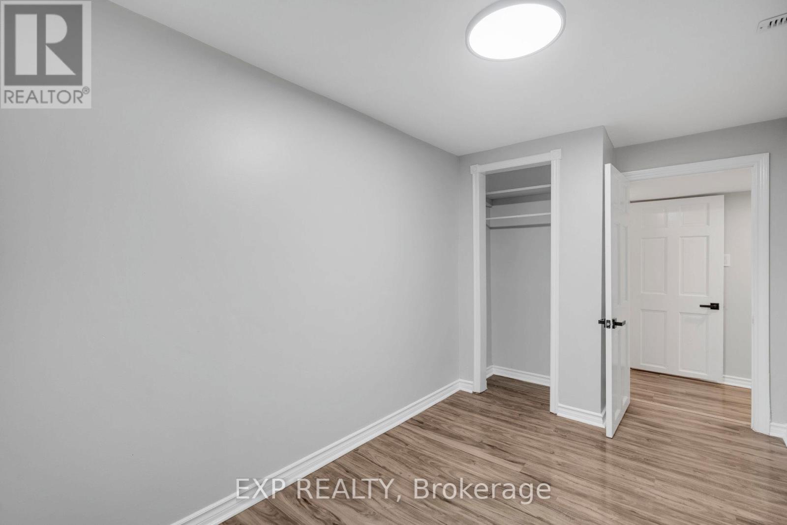20 West 4th Street, Hamilton (Bonnington), Ontario  L9C 3M3 - Photo 33 - X12472165