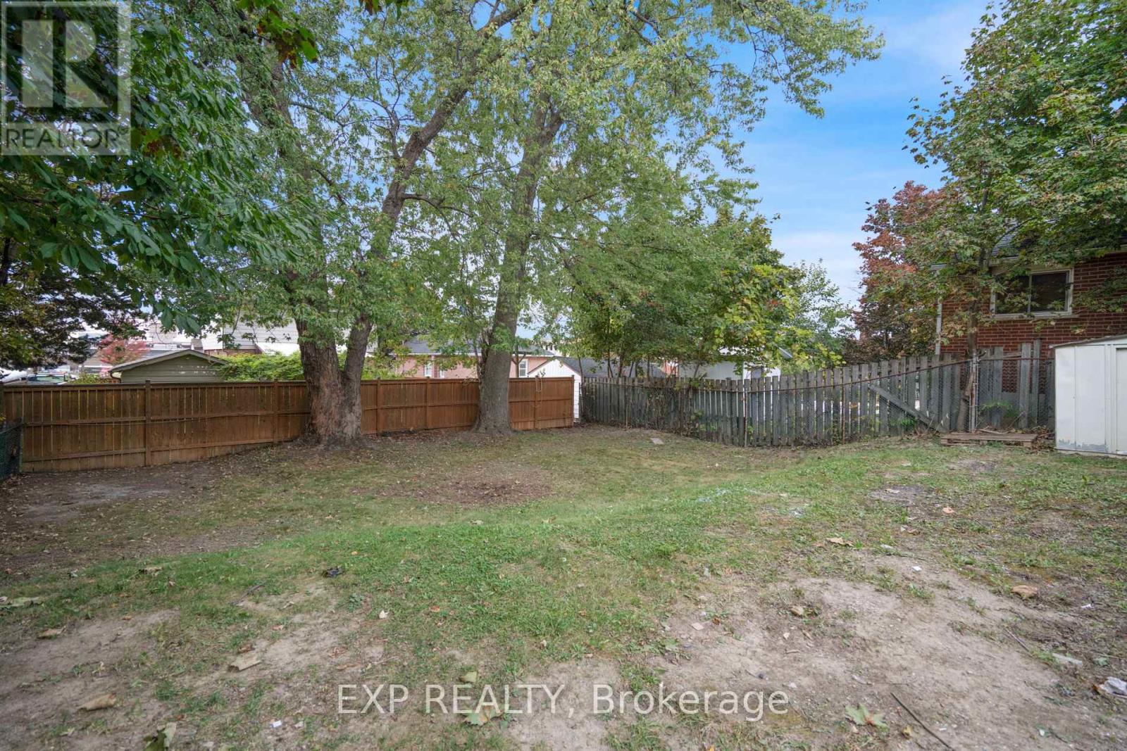 20 West 4th Street, Hamilton (Bonnington), Ontario  L9C 3M3 - Photo 37 - X12472165
