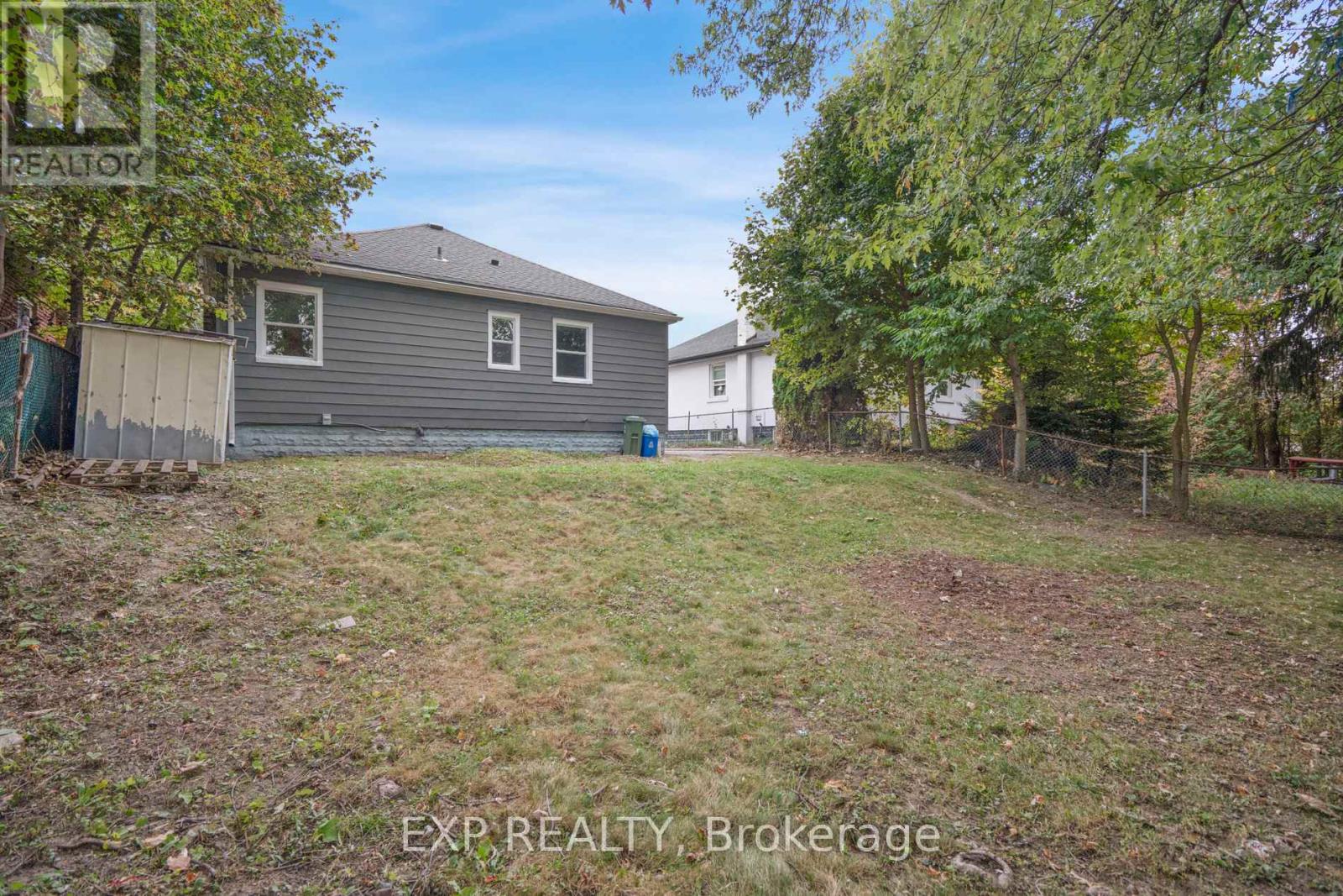 20 West 4th Street, Hamilton (Bonnington), Ontario  L9C 3M3 - Photo 39 - X12472165