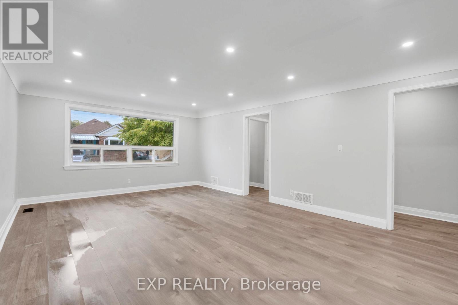 20 West 4th Street, Hamilton (Bonnington), Ontario  L9C 3M3 - Photo 8 - X12472165