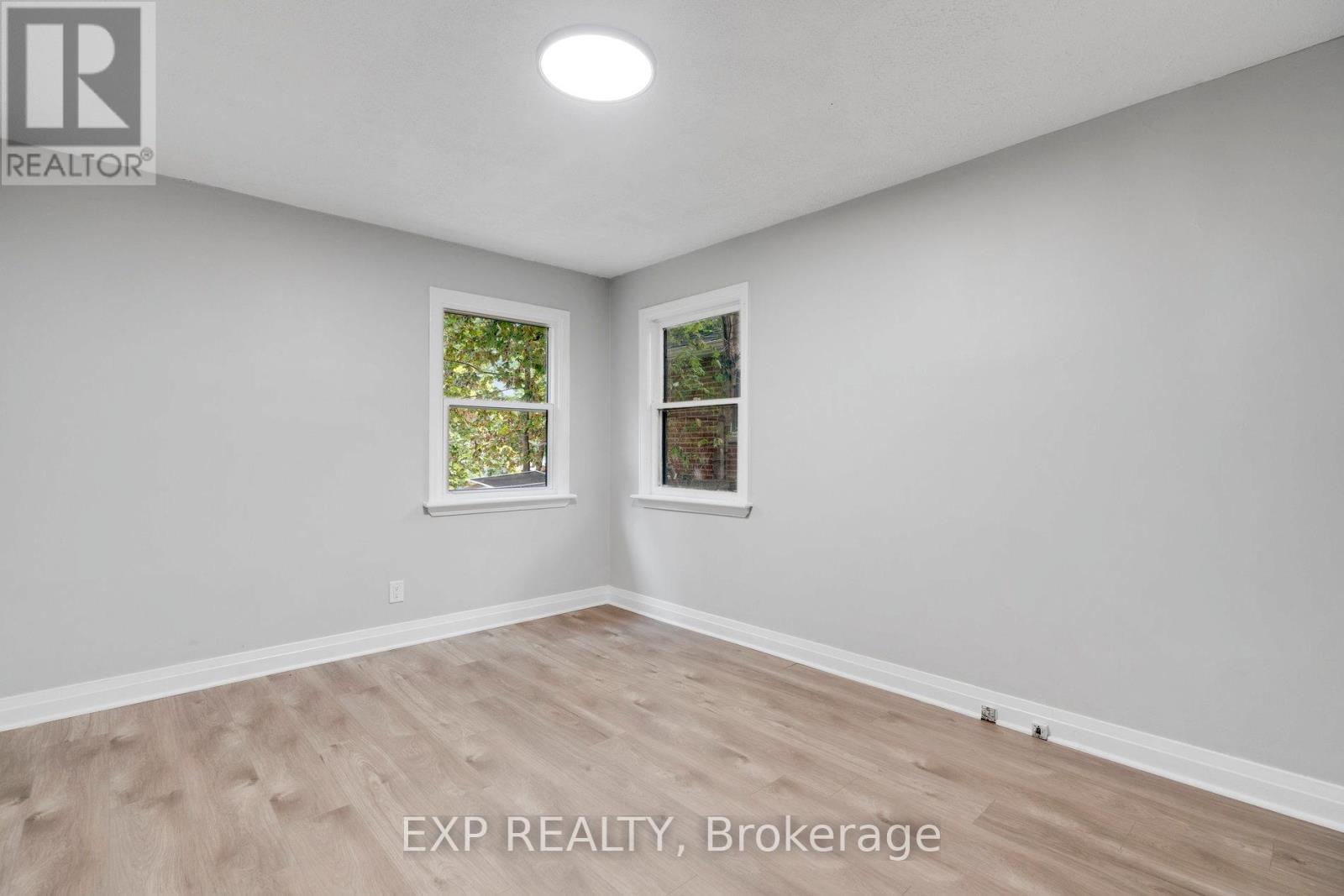 20 West 4th Street, Hamilton (Bonnington), Ontario  L9C 3M3 - Photo 9 - X12472165