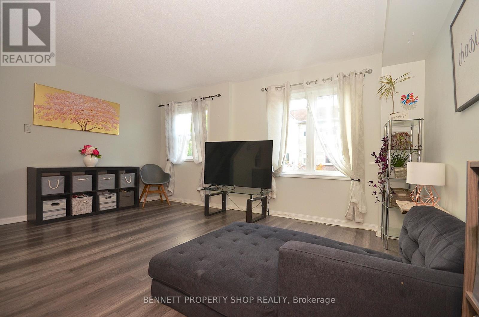 706 Sanibel Private, Ottawa, Ontario  K2H 0A8 - Photo 15 - X12410140