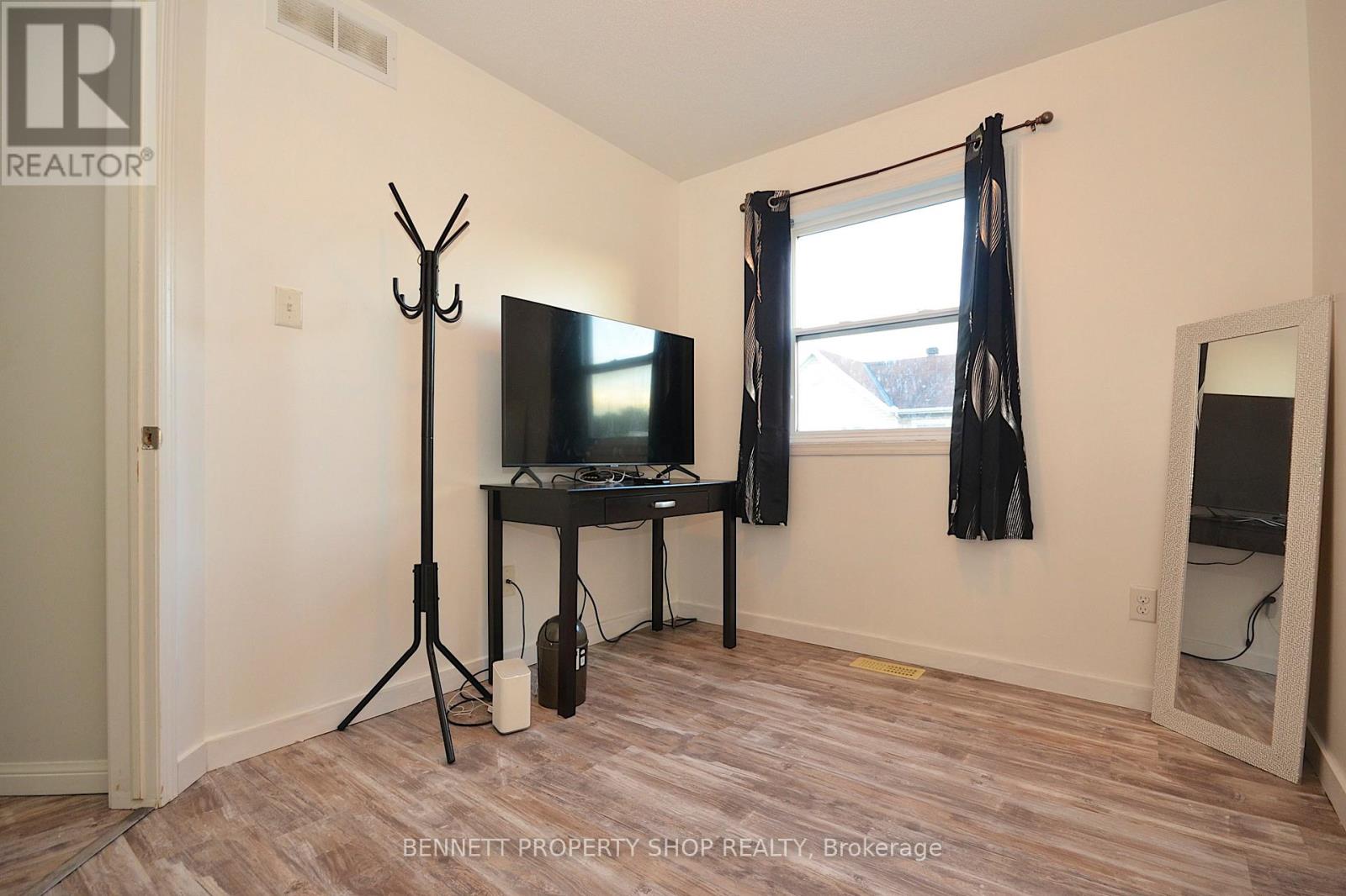 706 Sanibel Private, Ottawa, Ontario  K2H 0A8 - Photo 26 - X12410140