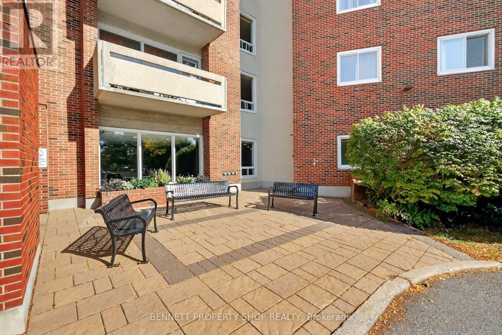 1015 - 915 Elmsmere Road, Ottawa, Ontario  K1J 8H8 - Photo 6 - X12458643