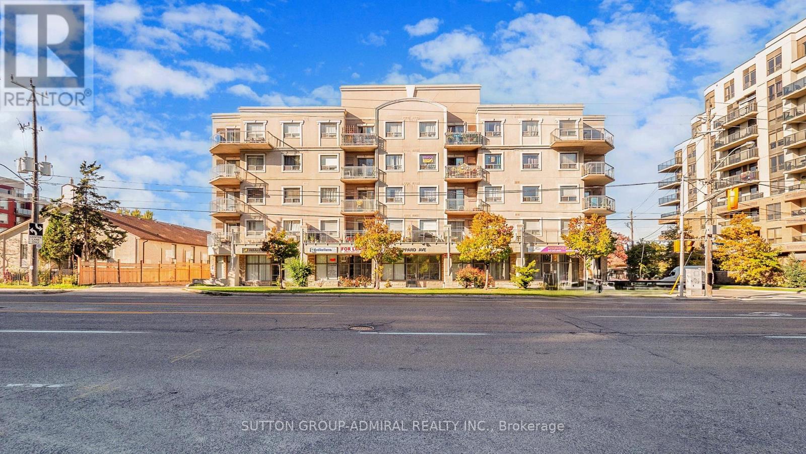 303 - 778 Sheppard Avenue W, Toronto (Bathurst Manor), Ontario  M3H 6B7 - Photo 1 - C12472214