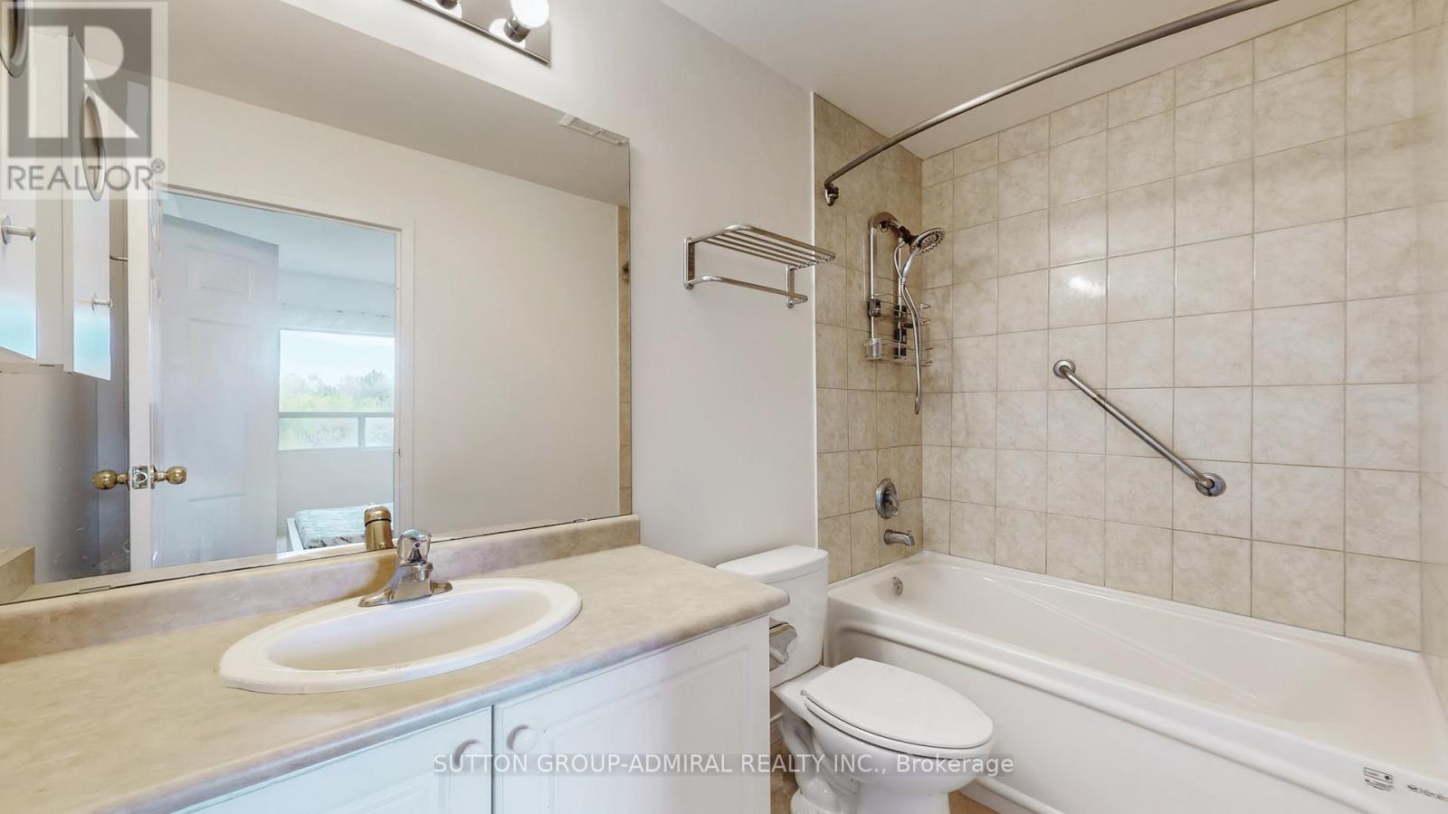 303 - 778 Sheppard Avenue W, Toronto (Bathurst Manor), Ontario  M3H 6B7 - Photo 25 - C12472214