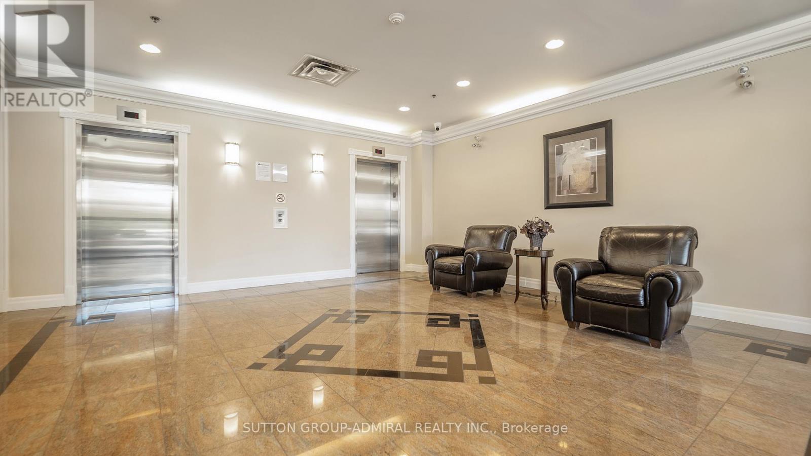 303 - 778 Sheppard Avenue W, Toronto (Bathurst Manor), Ontario  M3H 6B7 - Photo 6 - C12472214
