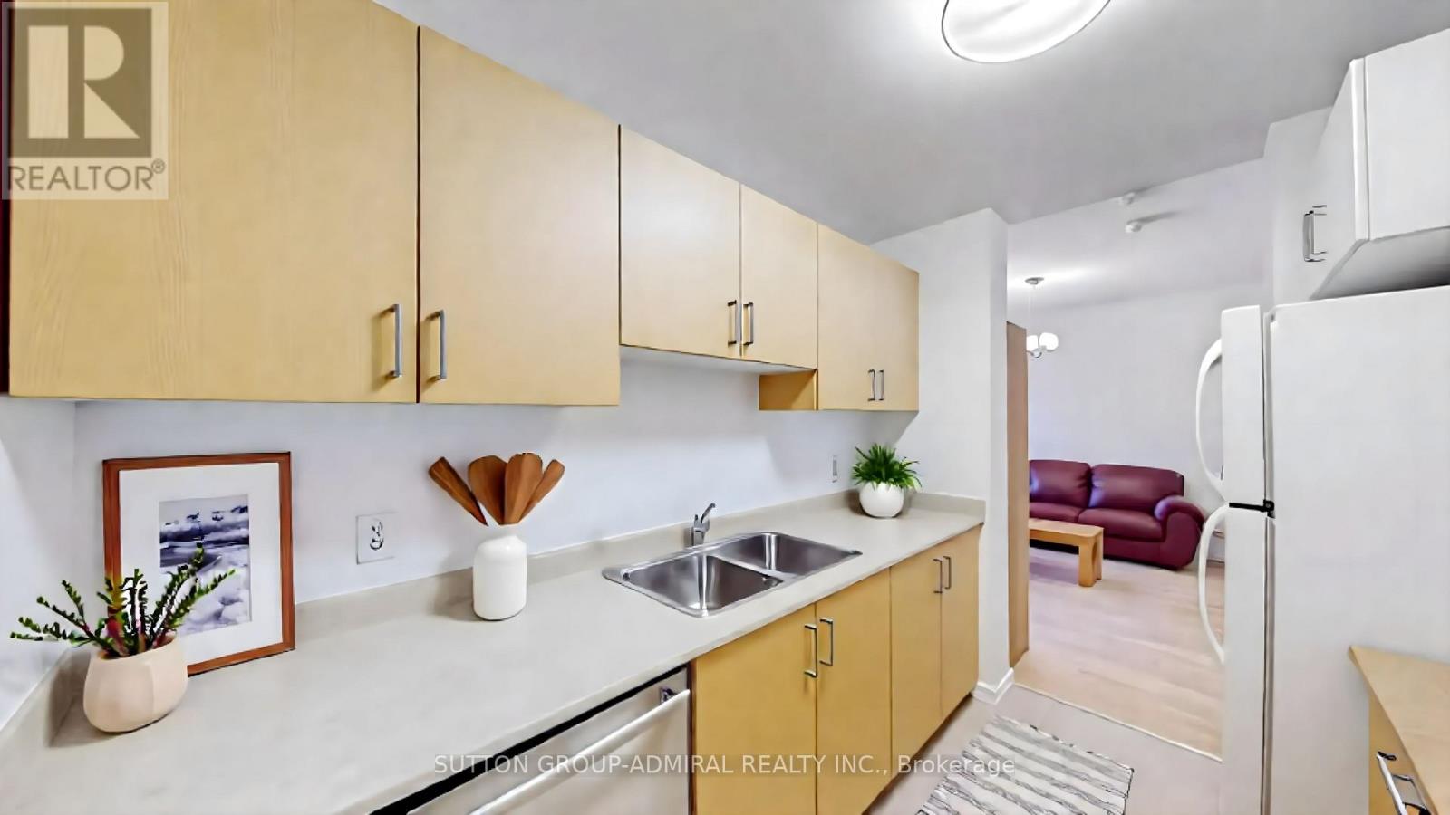 303 - 778 Sheppard Avenue W, Toronto (Bathurst Manor), Ontario  M3H 6B7 - Photo 9 - C12472214