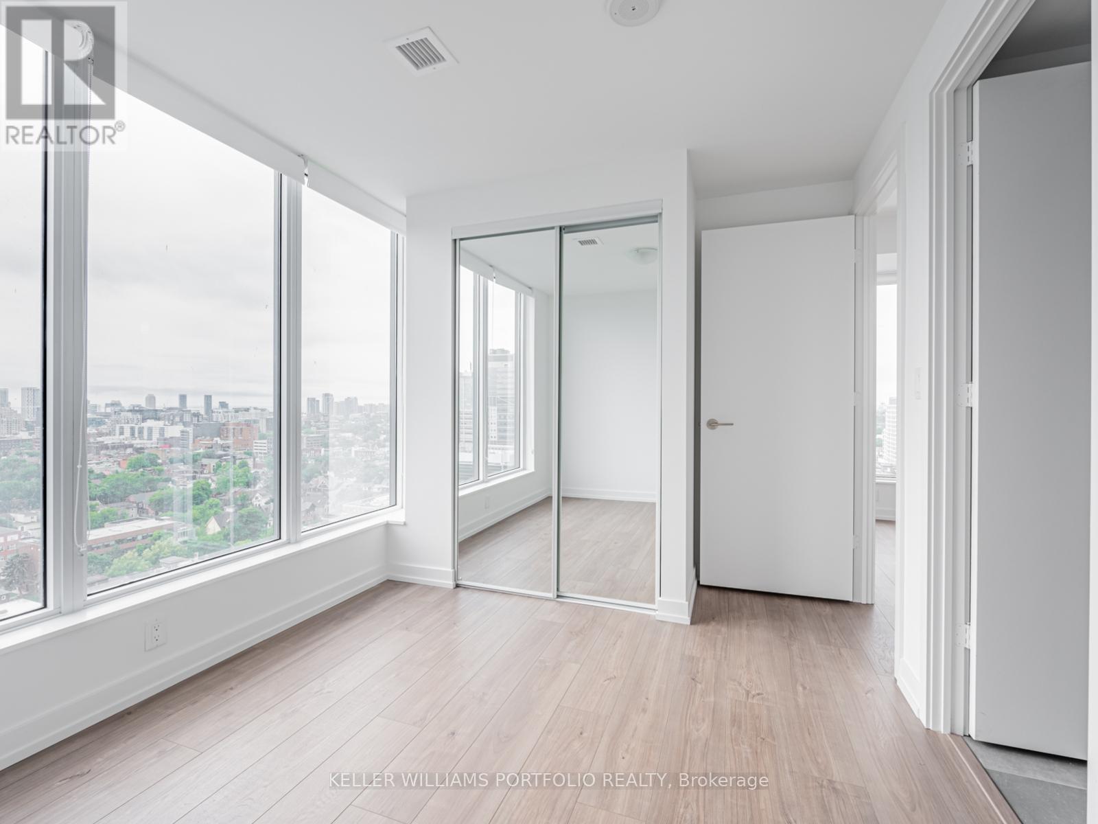 1702 - 203 College Street, Toronto, Ontario  M5T 0C8 - Photo 12 - C12472242