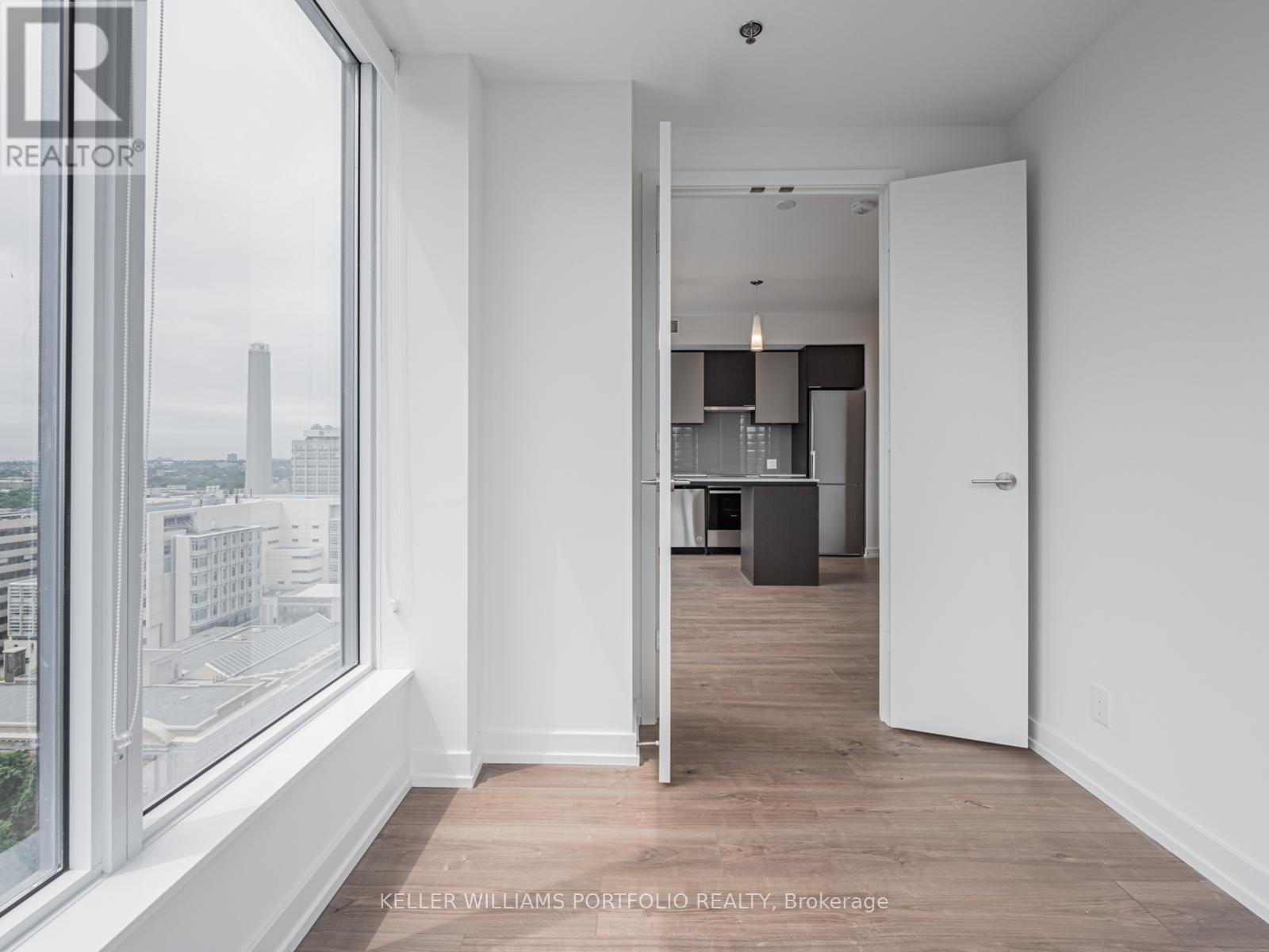 1702 - 203 College Street, Toronto, Ontario  M5T 0C8 - Photo 16 - C12472242
