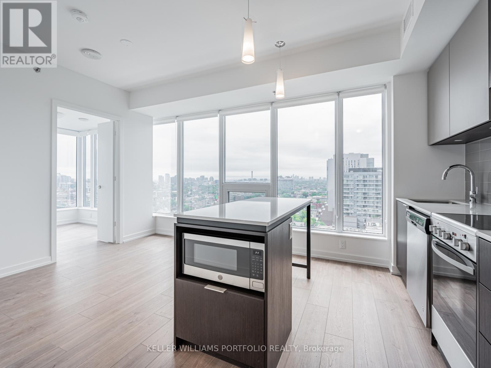 1702 - 203 College Street, Toronto, Ontario  M5T 0C8 - Photo 4 - C12472242