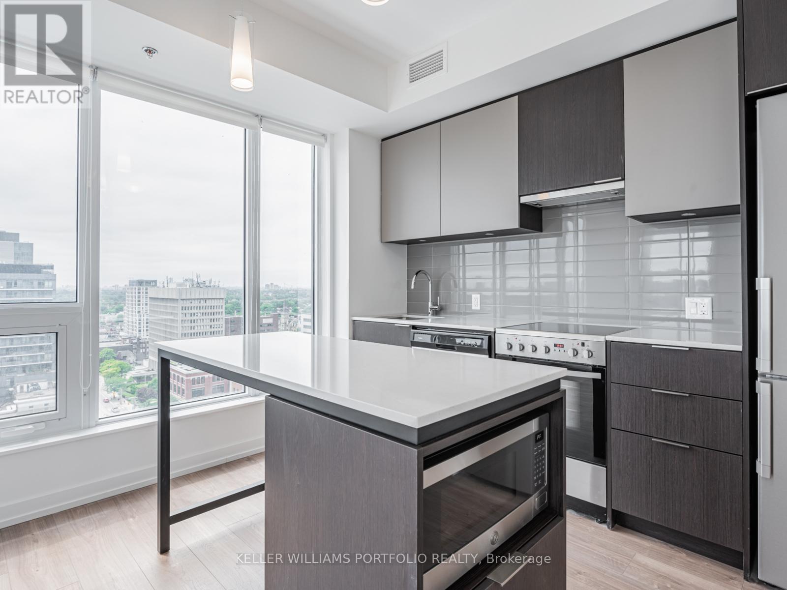 1702 - 203 College Street, Toronto, Ontario  M5T 0C8 - Photo 5 - C12472242