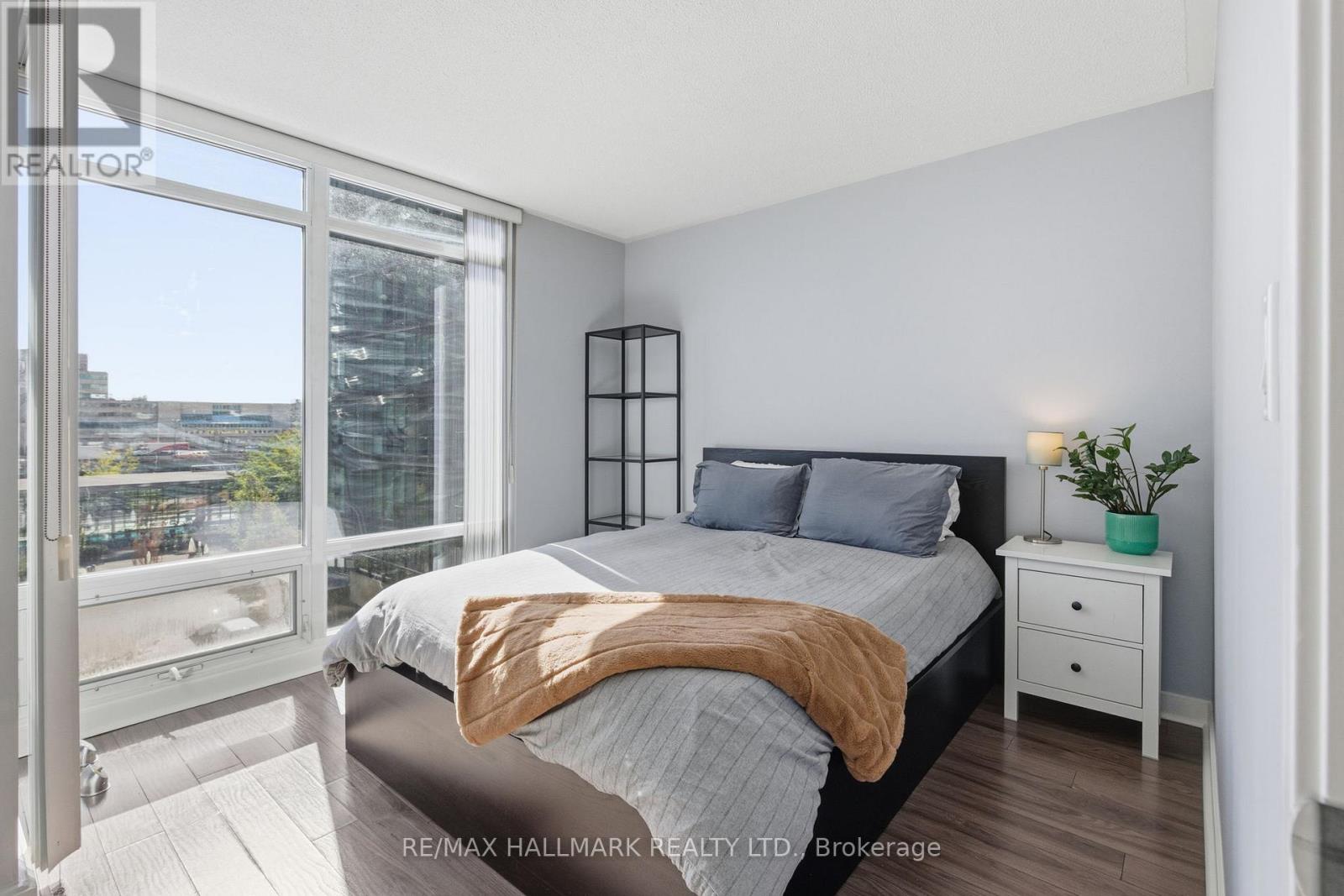 15 Brunel Court, Toronto, Ontario  M5V 3Y6 - Photo 7 - C12472257
