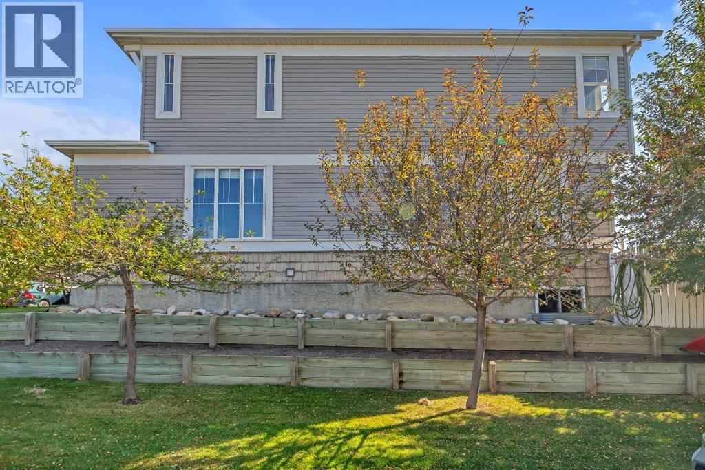 Property at 140 Tuscany Ridge Terrace NW image 5