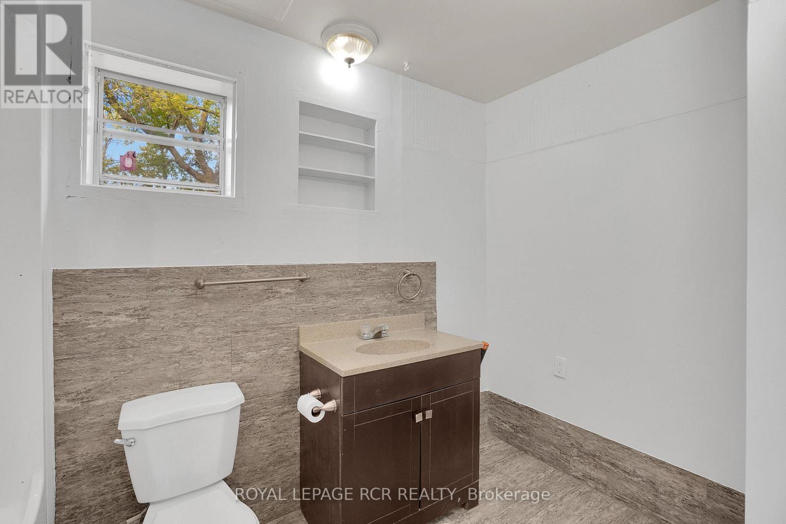 612 Victoria Street E, New Tecumseth, Ontario  L9R 1K1 - Photo 17 - N12465867
