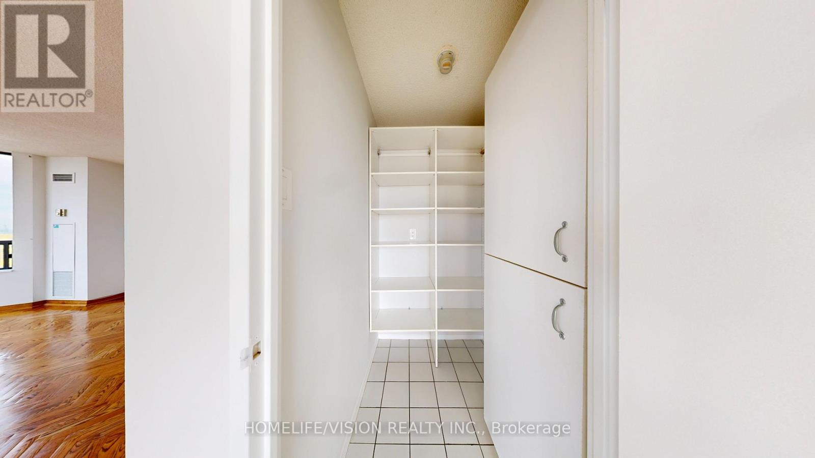 1010 - 7420 Bathurst Street, Vaughan (Brownridge), Ontario  L4J 6X4 - Photo 16 - N12472237