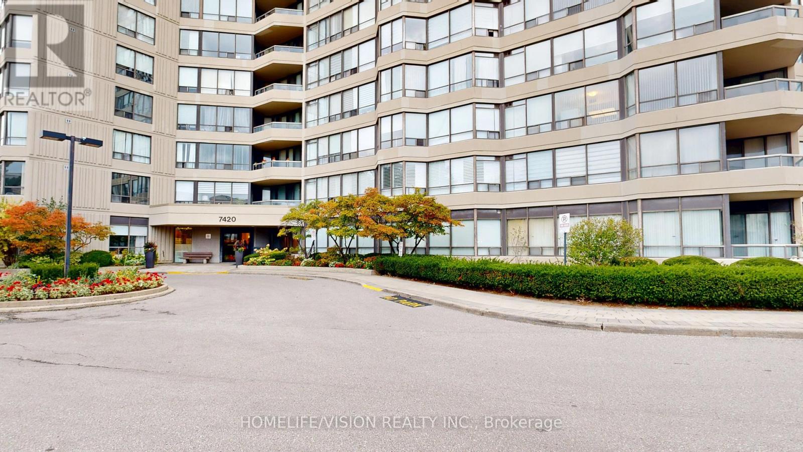 1010 - 7420 Bathurst Street, Vaughan (Brownridge), Ontario  L4J 6X4 - Photo 2 - N12472237
