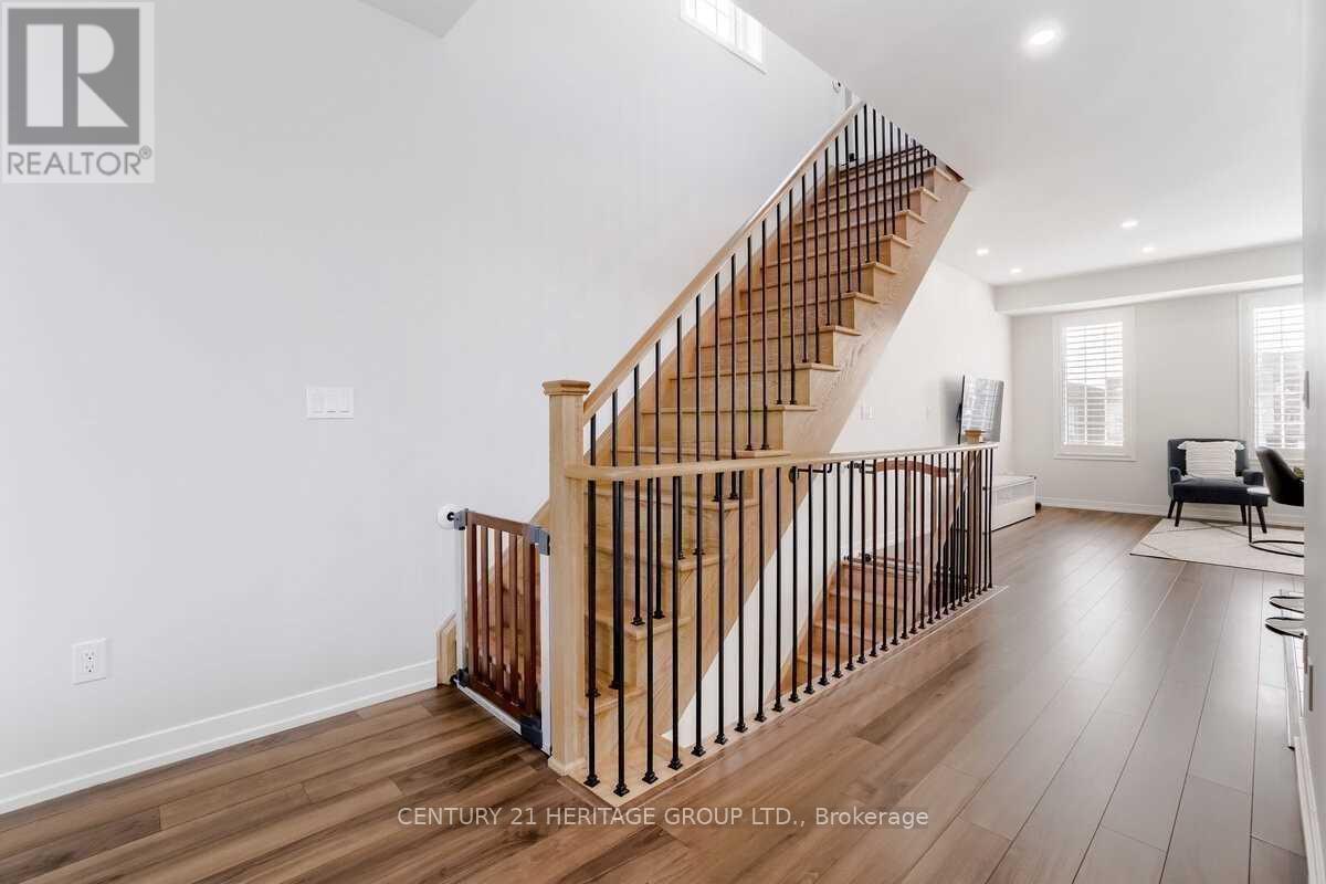 239 Harding Park, Newmarket, Ontario  L3Y 0E1 - Photo 15 - N12472288
