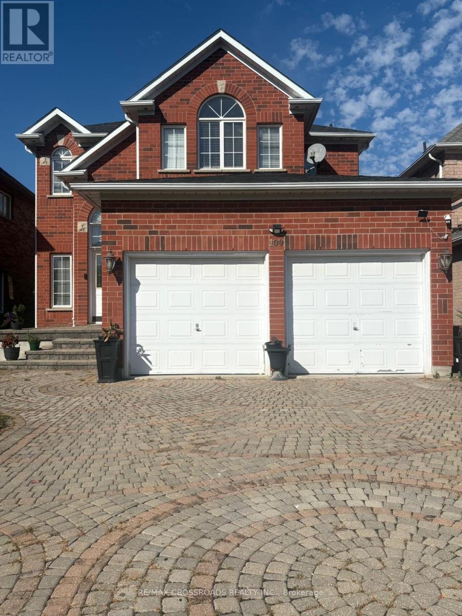 109 Hollybush Drive, Vaughan (Maple), Ontario  L6A 2H3 - Photo 3 - N12472303