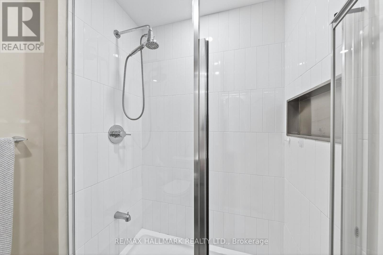 901 - 7950 Bathurst Street, Vaughan (Beverley Glen), Ontario  L4J 0L4 - Photo 17 - N12472308