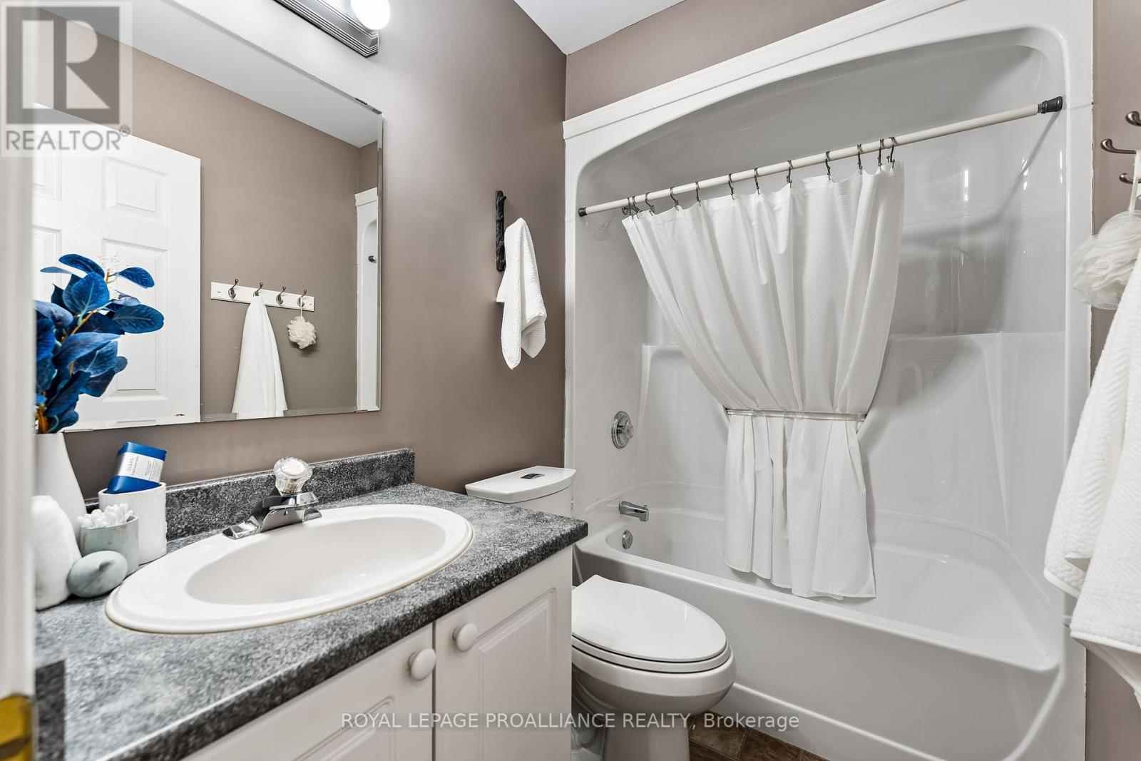 273 Parkview Hills Drive, Cobourg, Ontario  K9A 5S3 - Photo 32 - X12418619