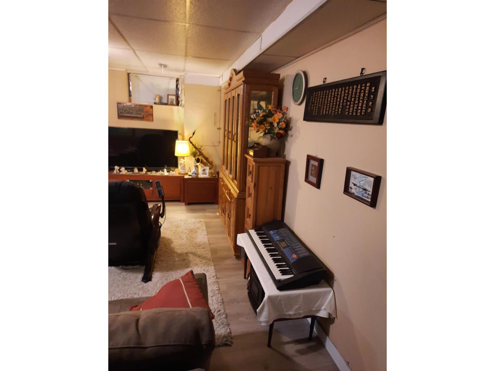 2532 E Bourquin Crescent, Abbotsford, British Columbia  V2S 1Y4 - Photo 9 - R3060028