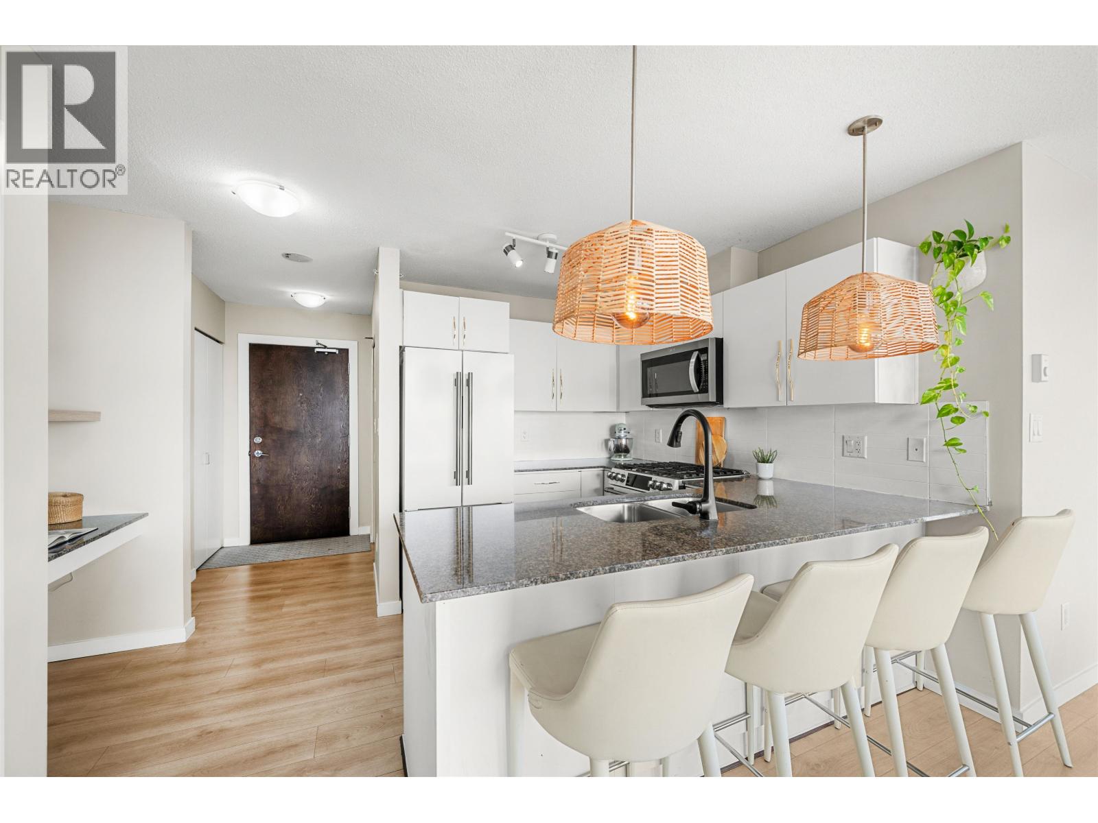 2306 4888 Brentwood Drive, Burnaby, British Columbia  V5C 0C6 - Photo 2 - R3045330