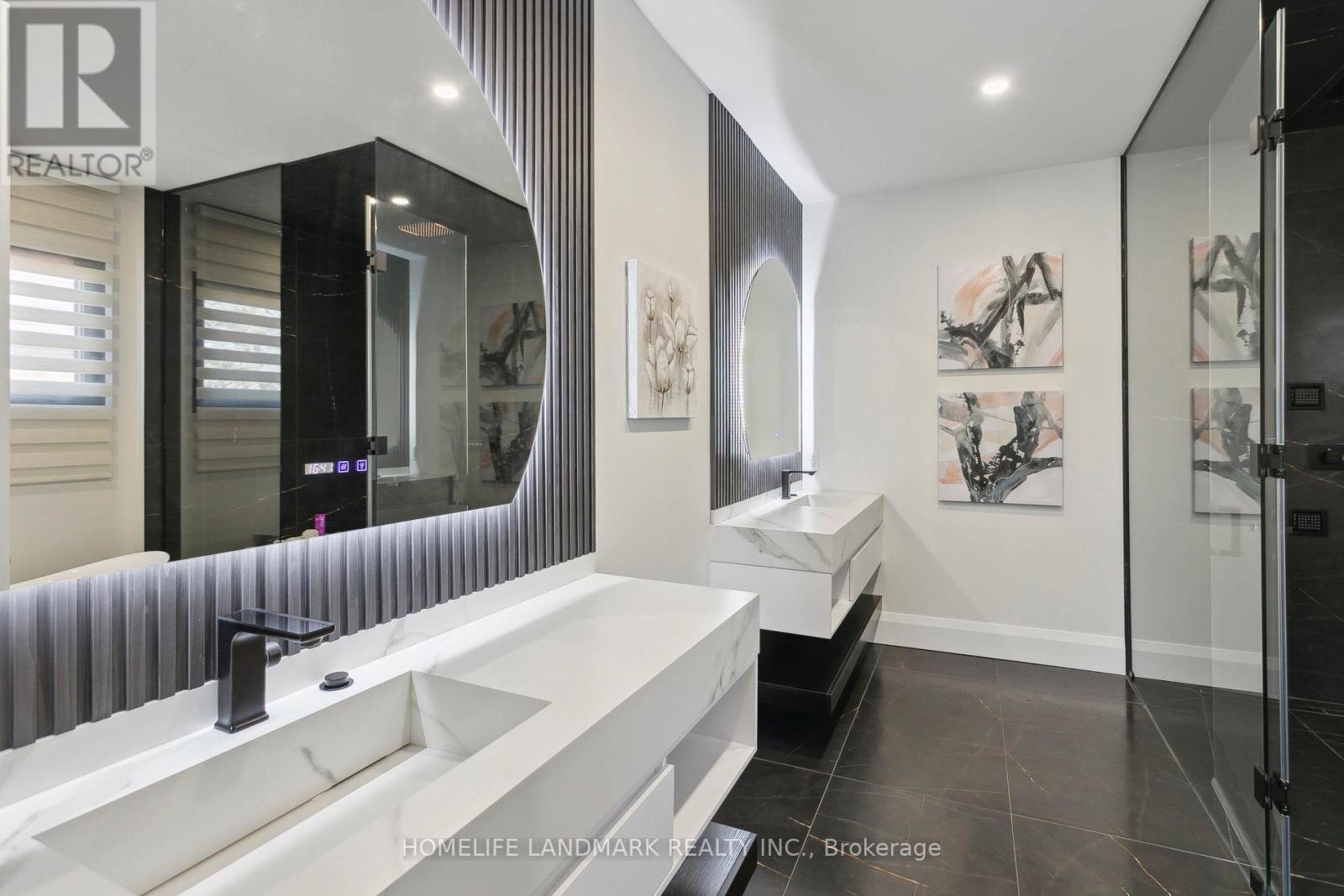 37 Wanita Road, Mississauga (Port Credit), Ontario  L5G 1B3 - Photo 33 - W12472212