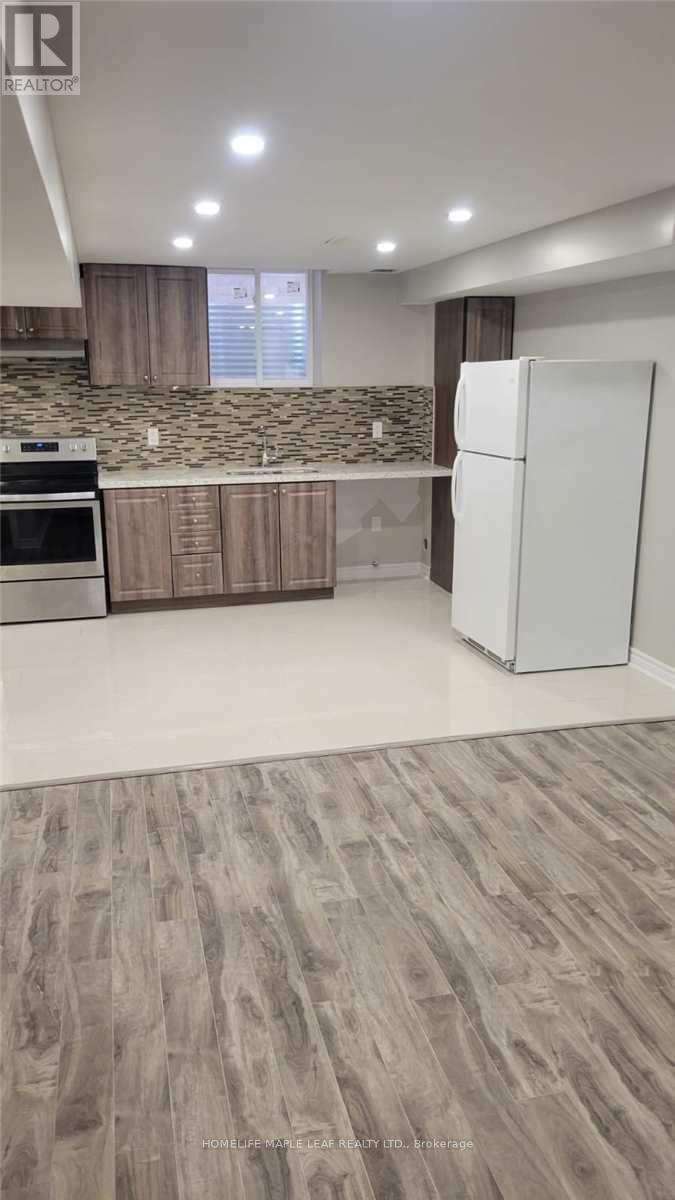 Bsmt - 10 Templeton Court, Brampton, Ontario  L6P 3B2 - Photo 4 - W12472215