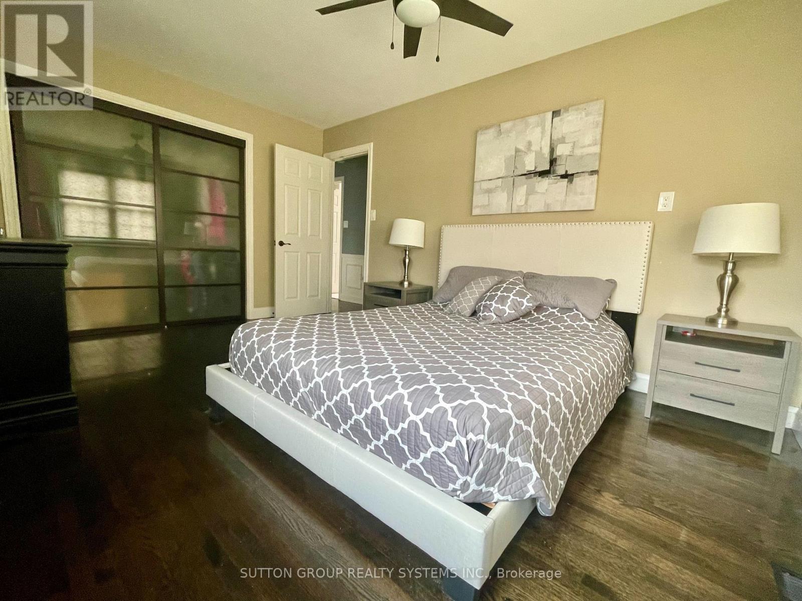 1 Elmlea Avenue, Toronto (Humber Heights), Ontario  M9P 2M6 - Photo 16 - W12472229