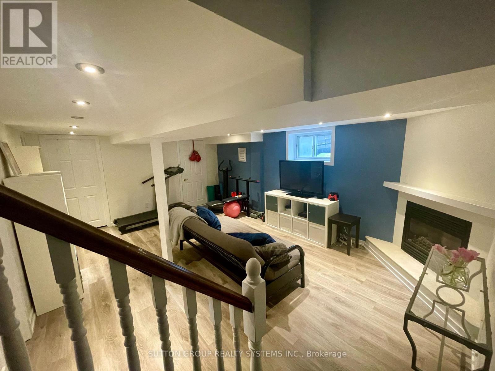 1 Elmlea Avenue, Toronto (Humber Heights), Ontario  M9P 2M6 - Photo 24 - W12472229