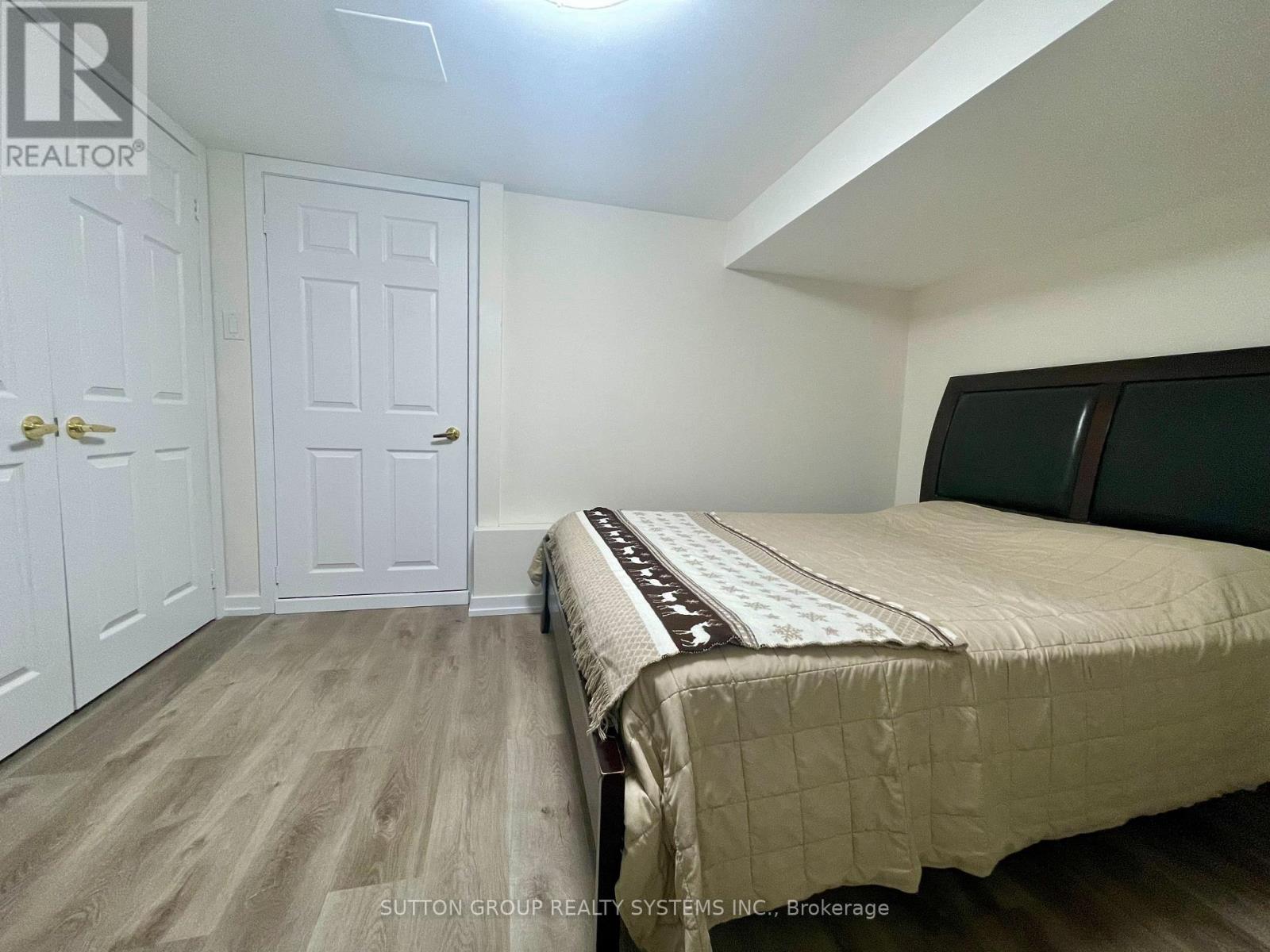 1 Elmlea Avenue, Toronto (Humber Heights), Ontario  M9P 2M6 - Photo 26 - W12472229