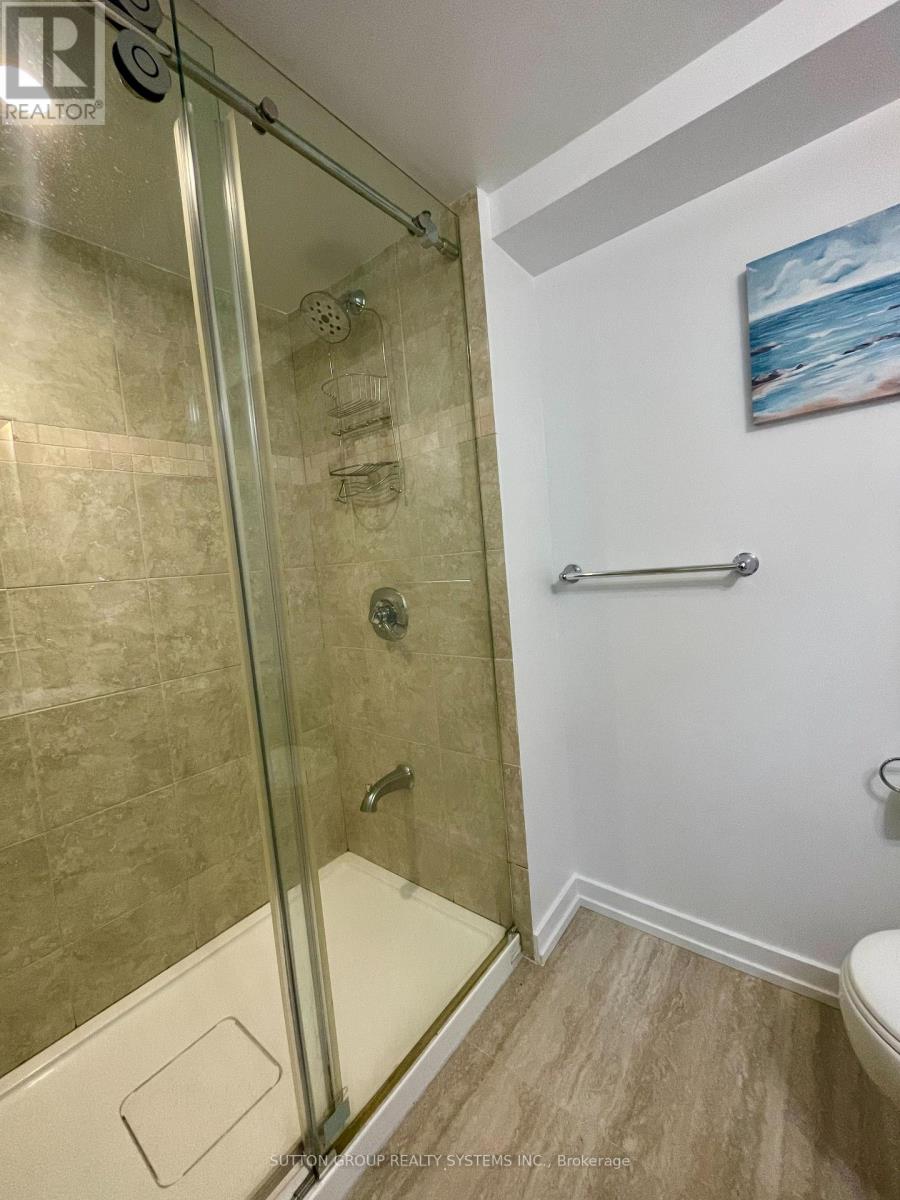 1 Elmlea Avenue, Toronto (Humber Heights), Ontario  M9P 2M6 - Photo 29 - W12472229