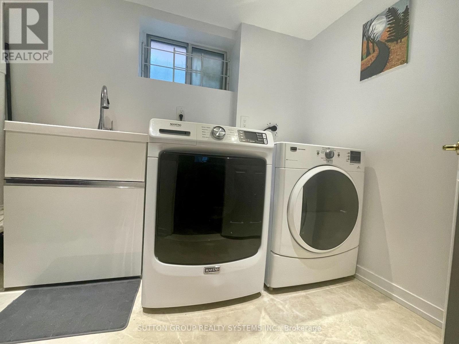 1 Elmlea Avenue, Toronto (Humber Heights), Ontario  M9P 2M6 - Photo 30 - W12472229