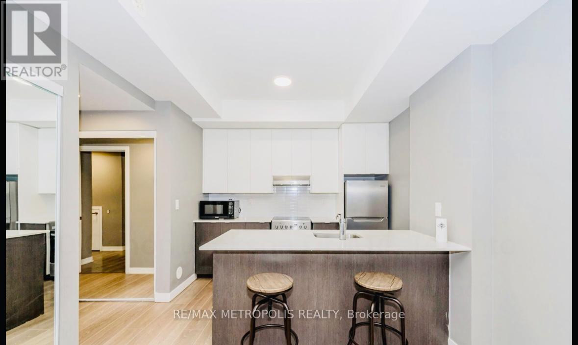104 - 100 Canon Jackson Drive, Toronto, Ontario  M6M 0C1 - Photo 11 - W12472267