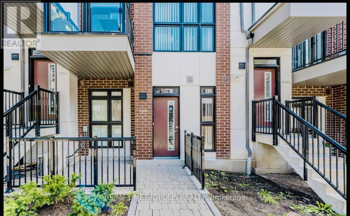 104 - 100 Canon Jackson Drive, Toronto, Ontario  M6M 0C1 - Photo 2 - W12472267
