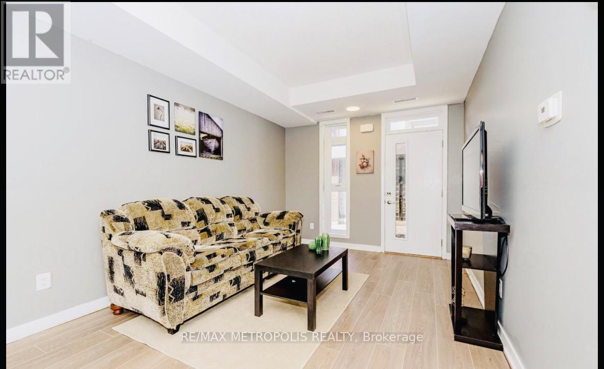 104 - 100 Canon Jackson Drive, Toronto, Ontario  M6M 0C1 - Photo 9 - W12472267