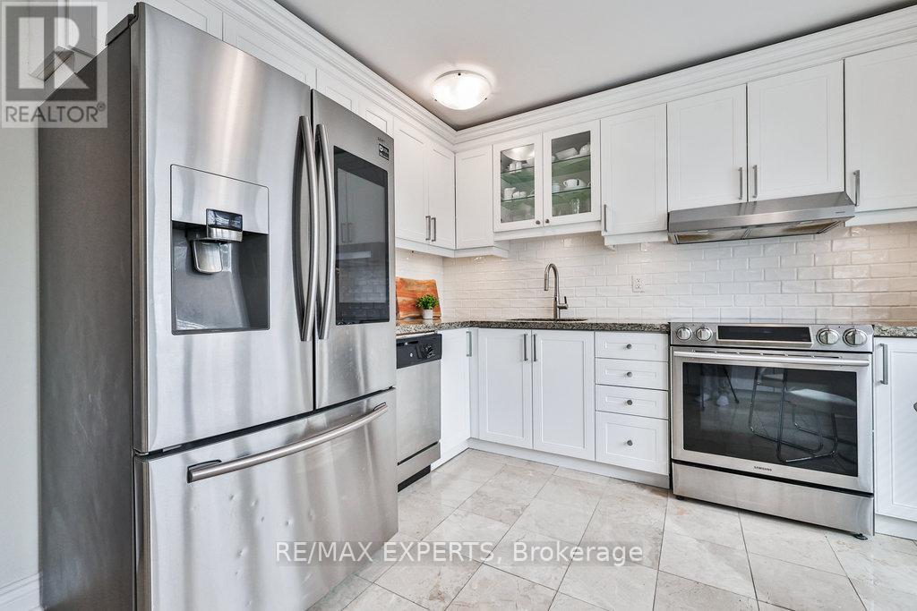 4 Amos Maynard Circle, Vaughan, Ontario  L4L 3B8 - Photo 5 - N12438909