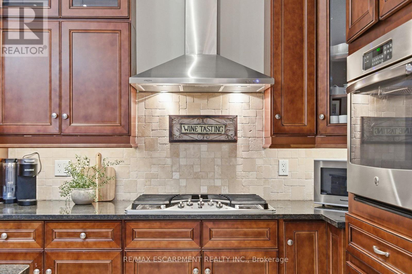 792 Old York Road, Burlington, Ontario  L7P 4X9 - Photo 11 - W12472277