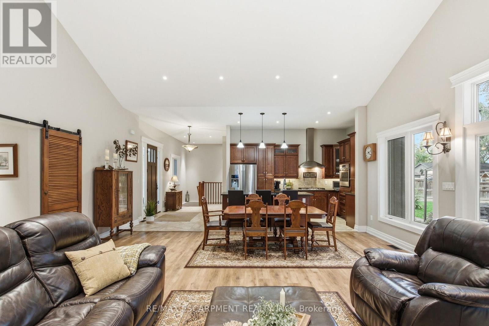 792 Old York Road, Burlington, Ontario  L7P 4X9 - Photo 17 - W12472277