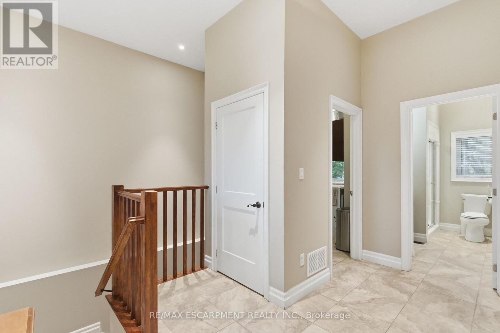 792 Old York Road, Burlington, Ontario  L7P 4X9 - Photo 25 - W12472277