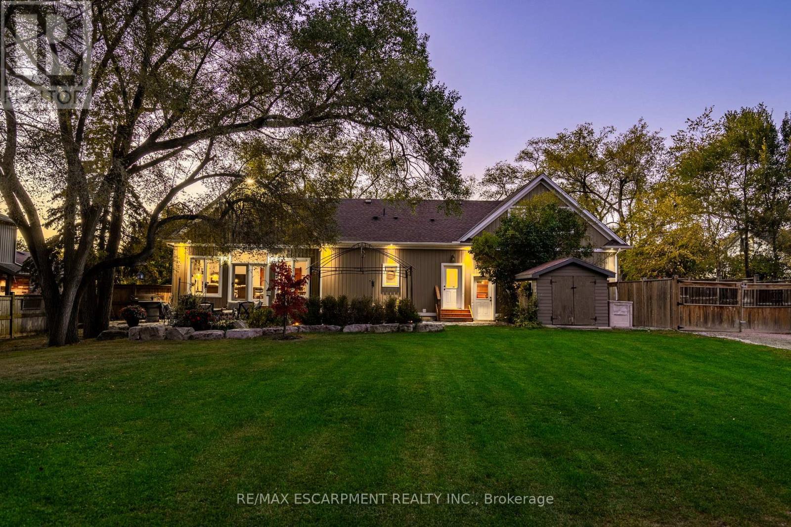 792 Old York Road, Burlington, Ontario  L7P 4X9 - Photo 44 - W12472277