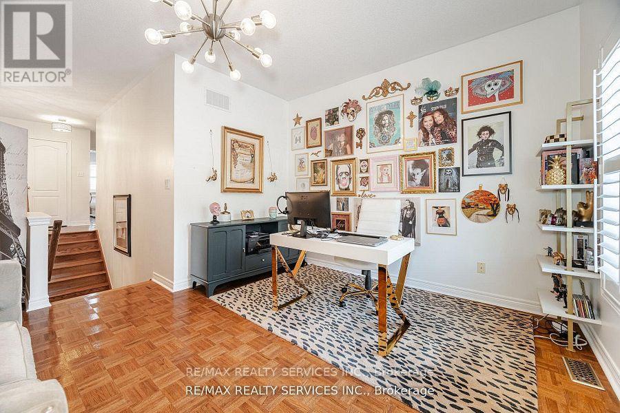 105 Sugarhill Drive, Brampton (Fletcher's Meadow), Ontario  L7A 3X3 - Photo 24 - W12472283